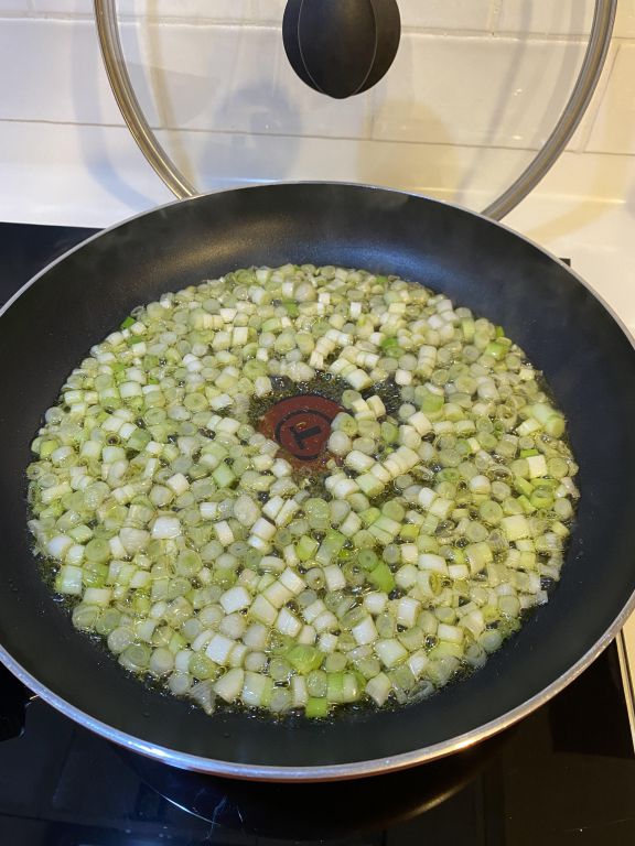 葱花油饼的加工步骤