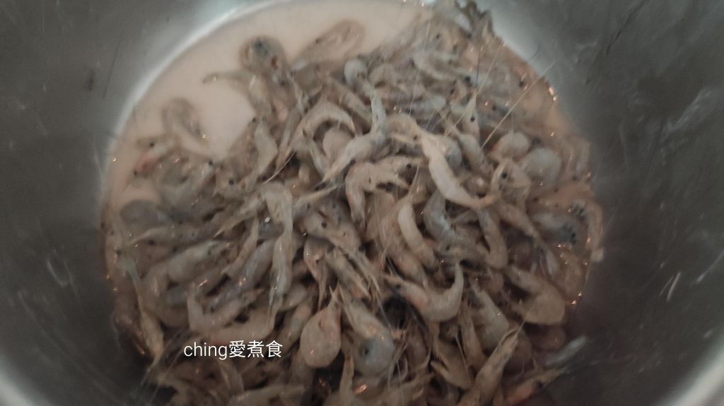 酥嫩椒盐溪虾 的加工步骤