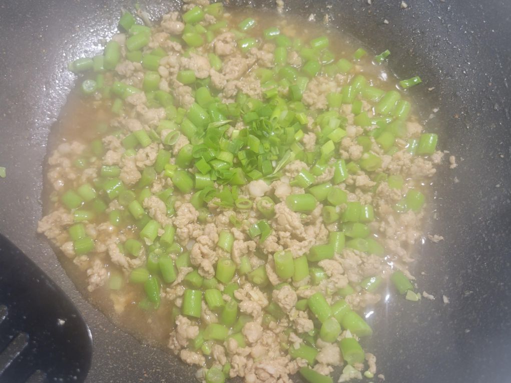 四季豆炒肉末的加工步骤