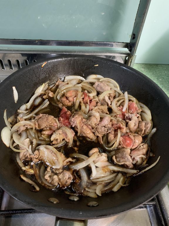 日式盖浇饭牛丼 的加工步骤