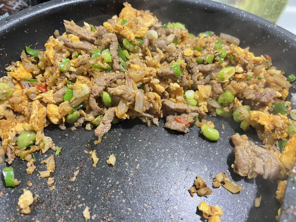 无米松露肉丝炒饭 的加工步骤