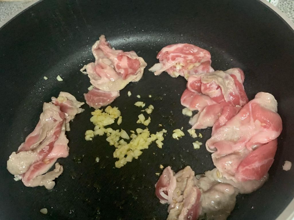 泡菜猪肉乌龙面 的加工步骤