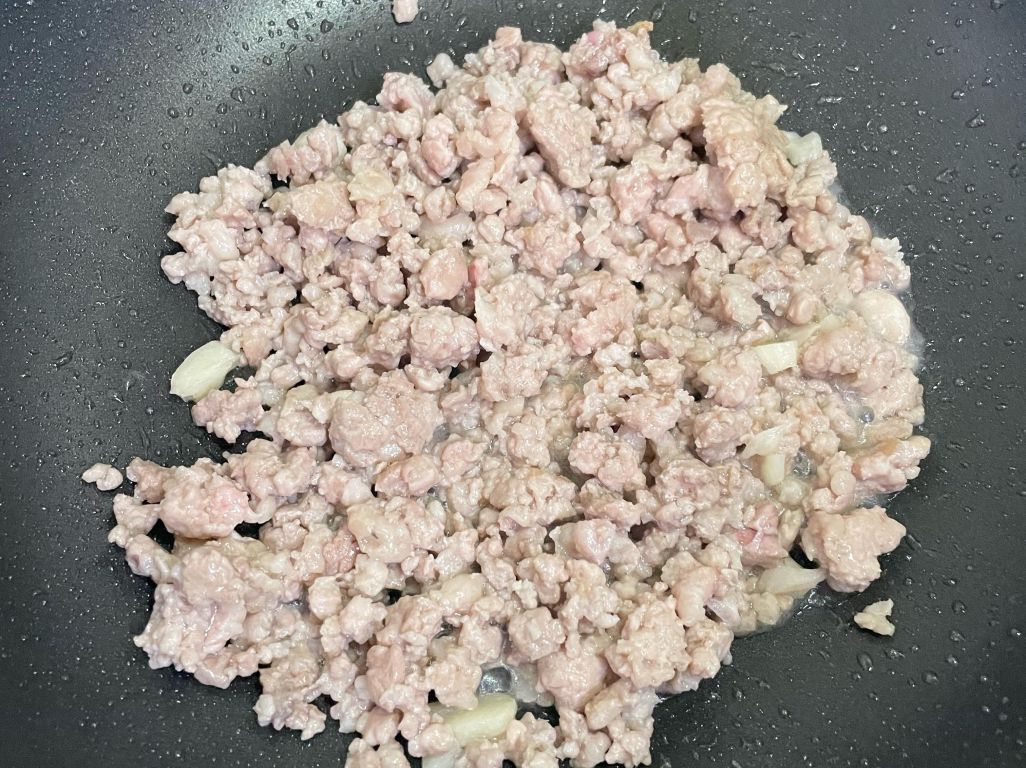 豆干炒肉末 的加工步骤