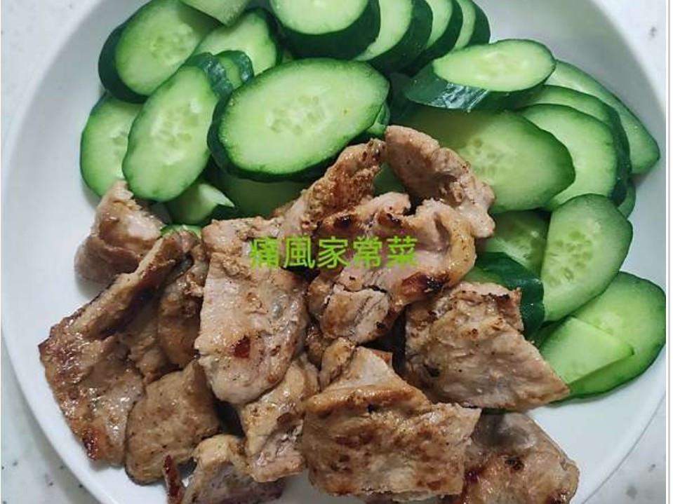 煎肉小黄瓜  的加工步骤