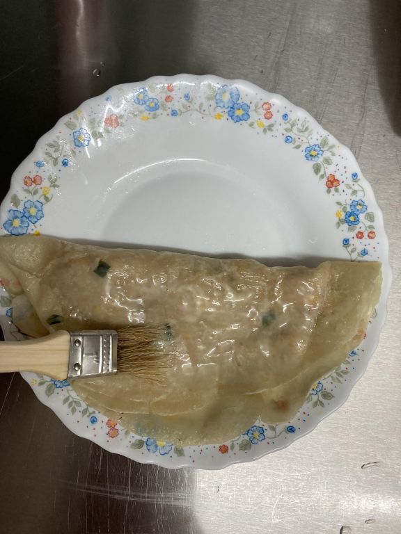 鲔鱼玉米炼奶蛋饼 的加工步骤