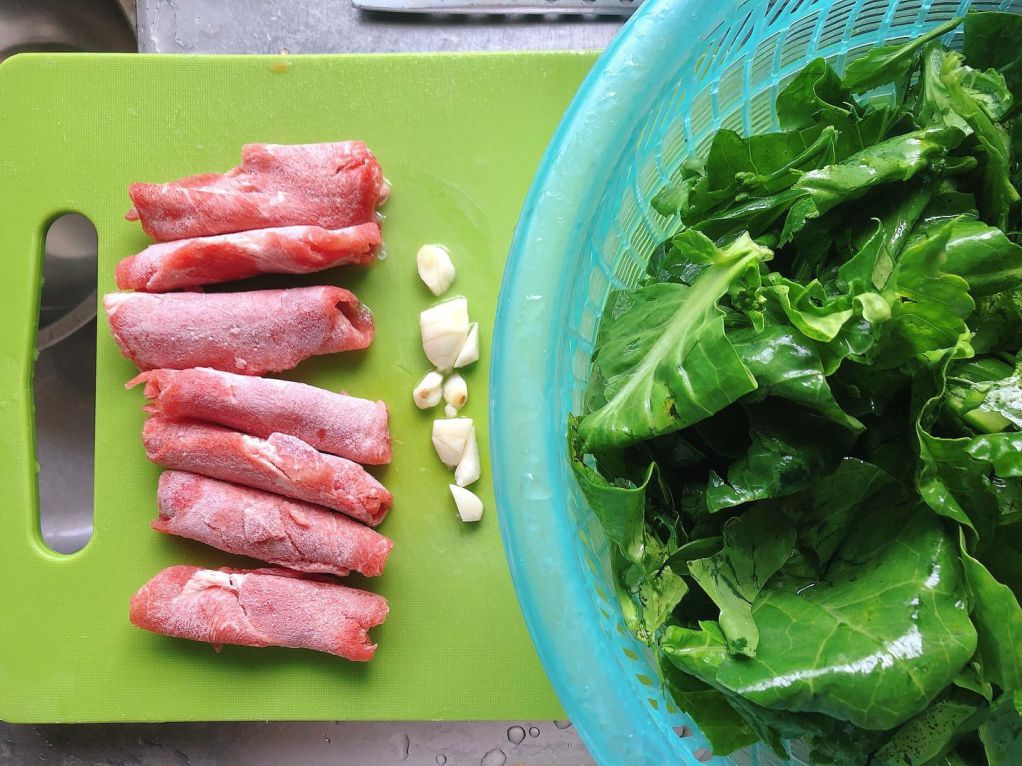 甜芥兰炒肉片 的加工步骤