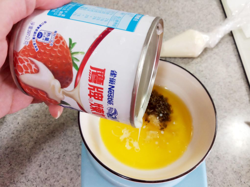 奶油大蒜乳酪面包 的加工步骤