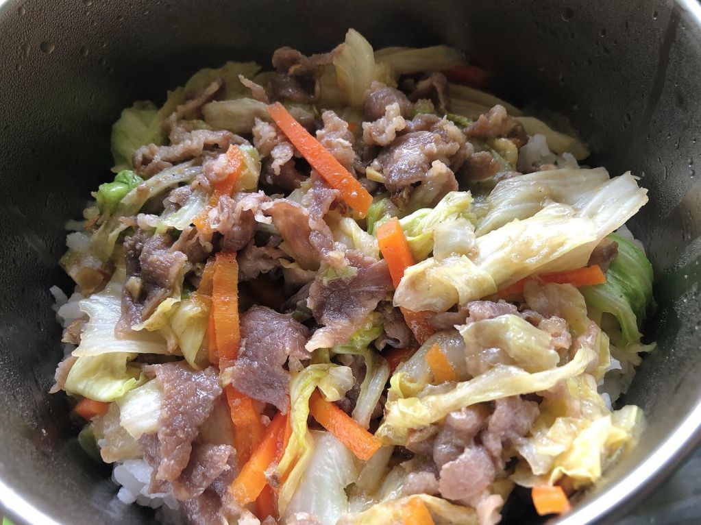 简单酱烧肉片丼饭 的加工步骤