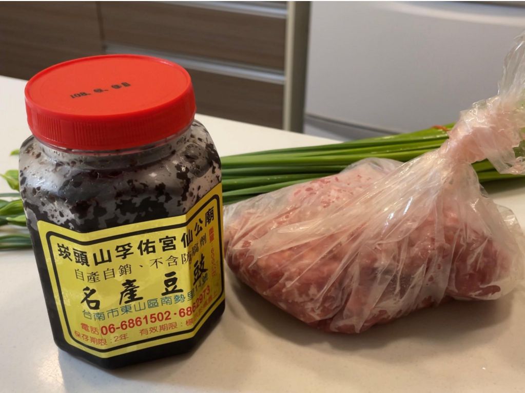 韭菜花绞肉 的加工步骤