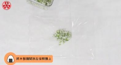 花椰菜肉松饭团 的加工步骤