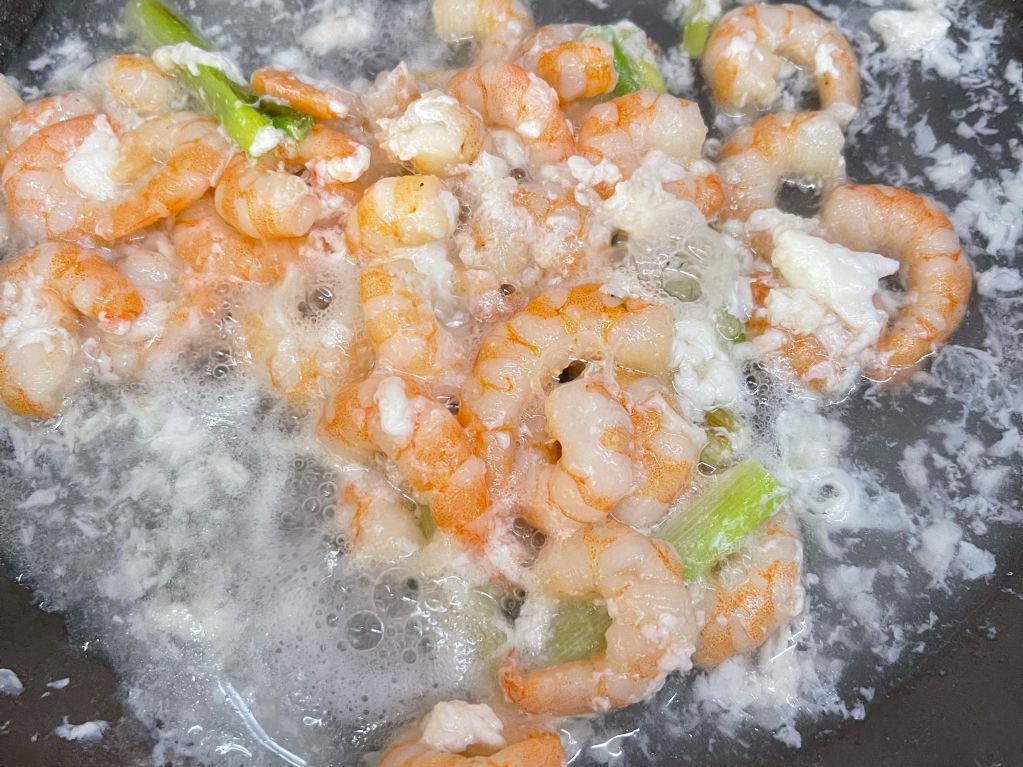 🍤虾仁炒蛋的加工步骤