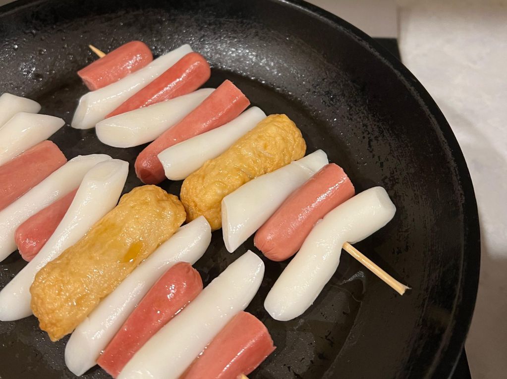 简单香肠年糕串🍡的加工步骤