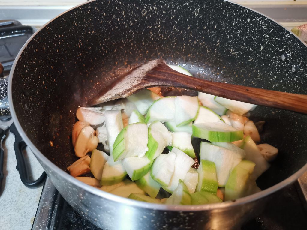 骰子豆腐蔬菜汤的加工步骤