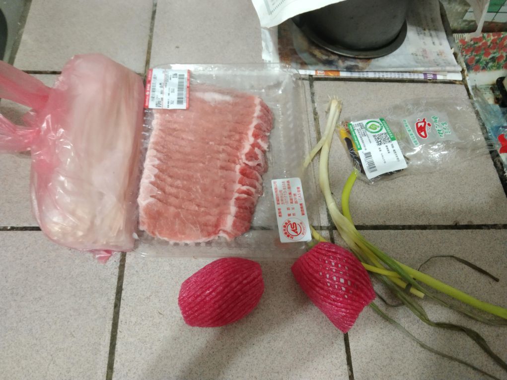 咸蛋肉片拌面的加工步骤