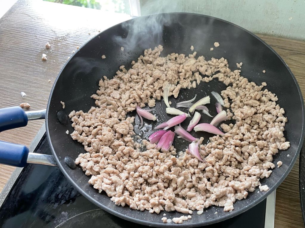 肉燥饭的加工步骤