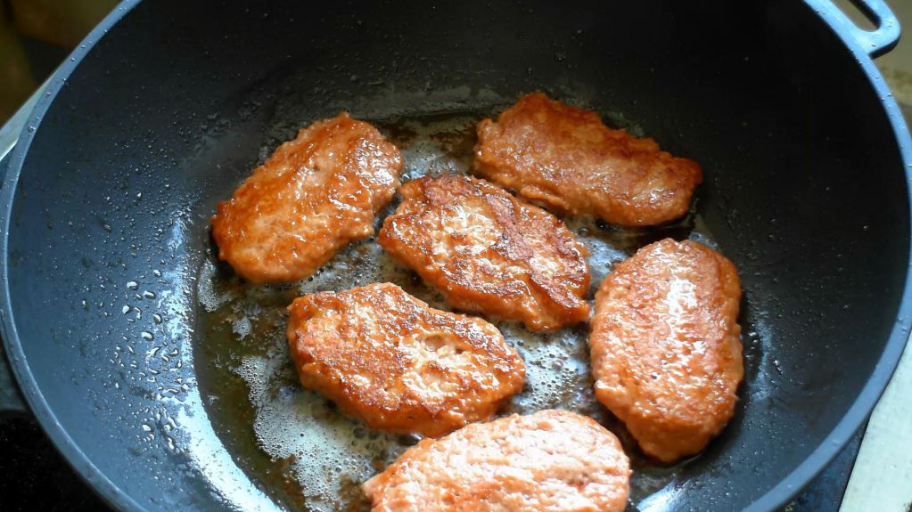 素食午餐肉三明治的加工步骤