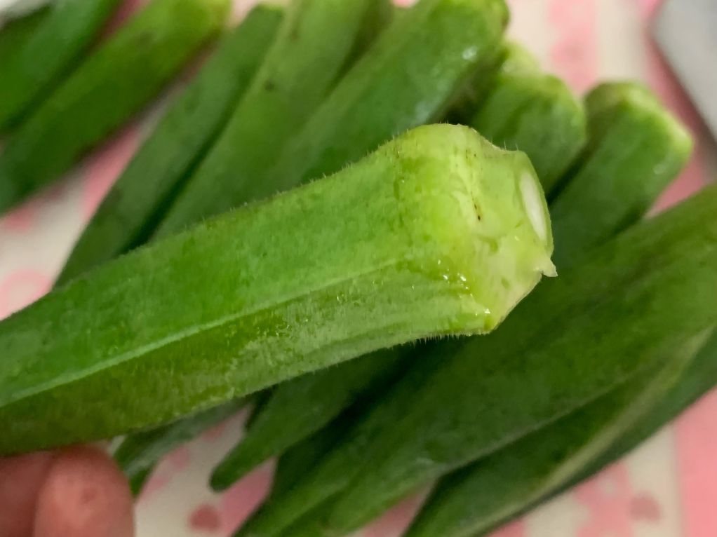 秋葵肉片卷的加工步骤