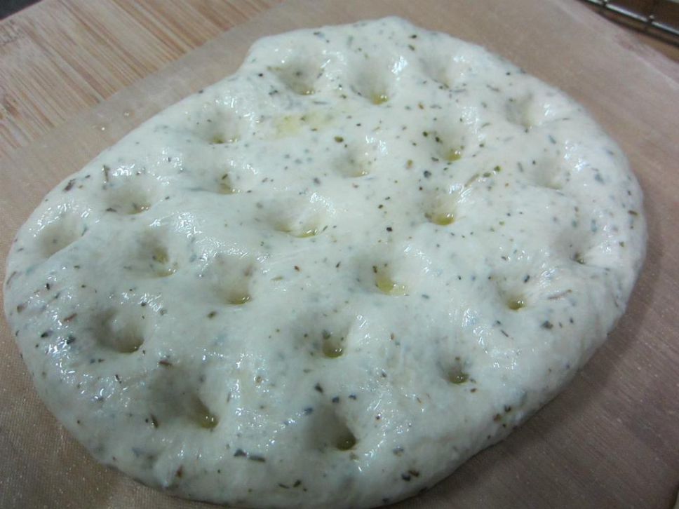 佛卡夏Focaccia，义式香草的加工步骤