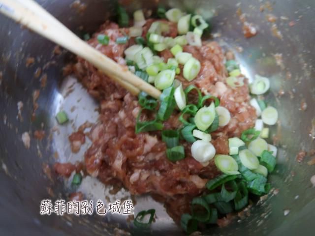 『鲜肉水煎包』在家做出热腾腾的美味料理！的加工步骤