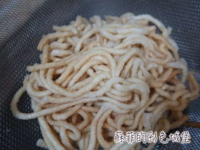 生炒花枝(透抽)干意面～台南经典美食小吃的加工步骤