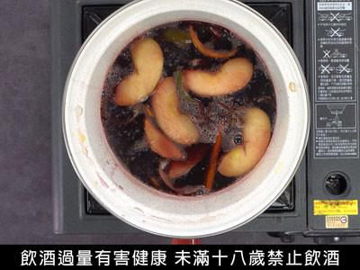 在家也能轻鬆做，10分钟煮好香料热红酒的加工步骤