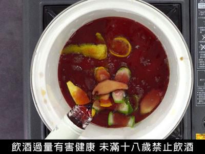 在家也能轻鬆做，10分钟煮好香料热红酒的加工步骤