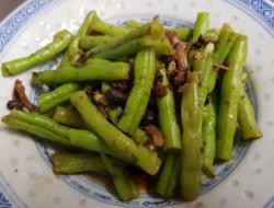 亲子手作：豆鼓小鱼炒豆豆