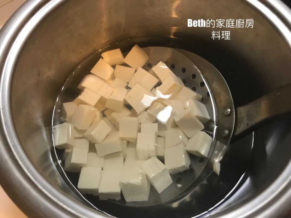 麻婆豆腐披萨的加工步骤