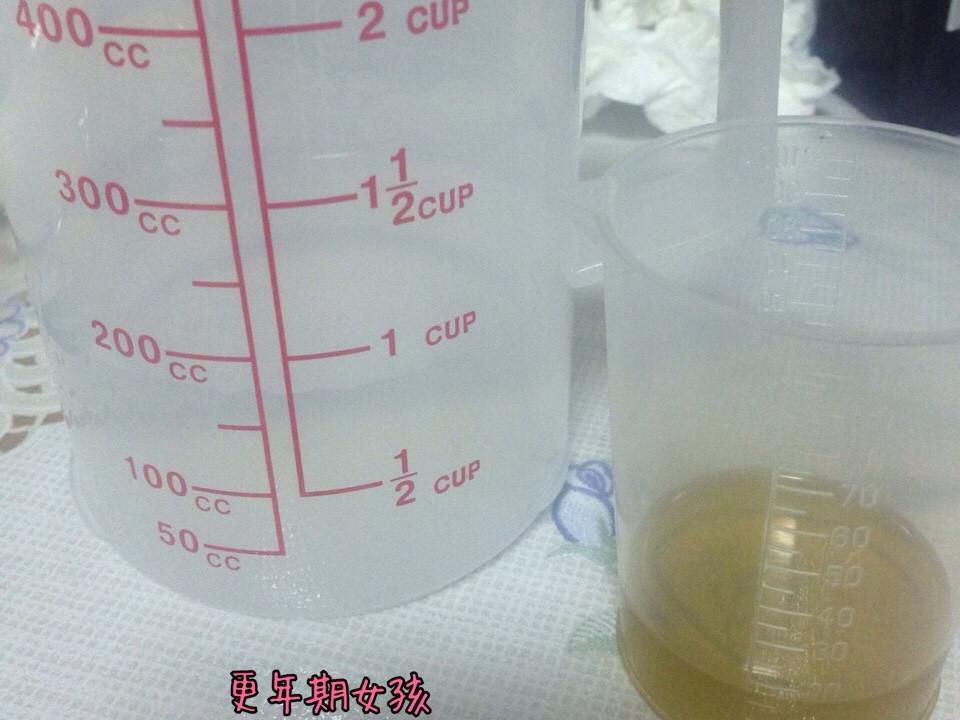 香肠鲔鱼佐蔬菜披萨的加工步骤