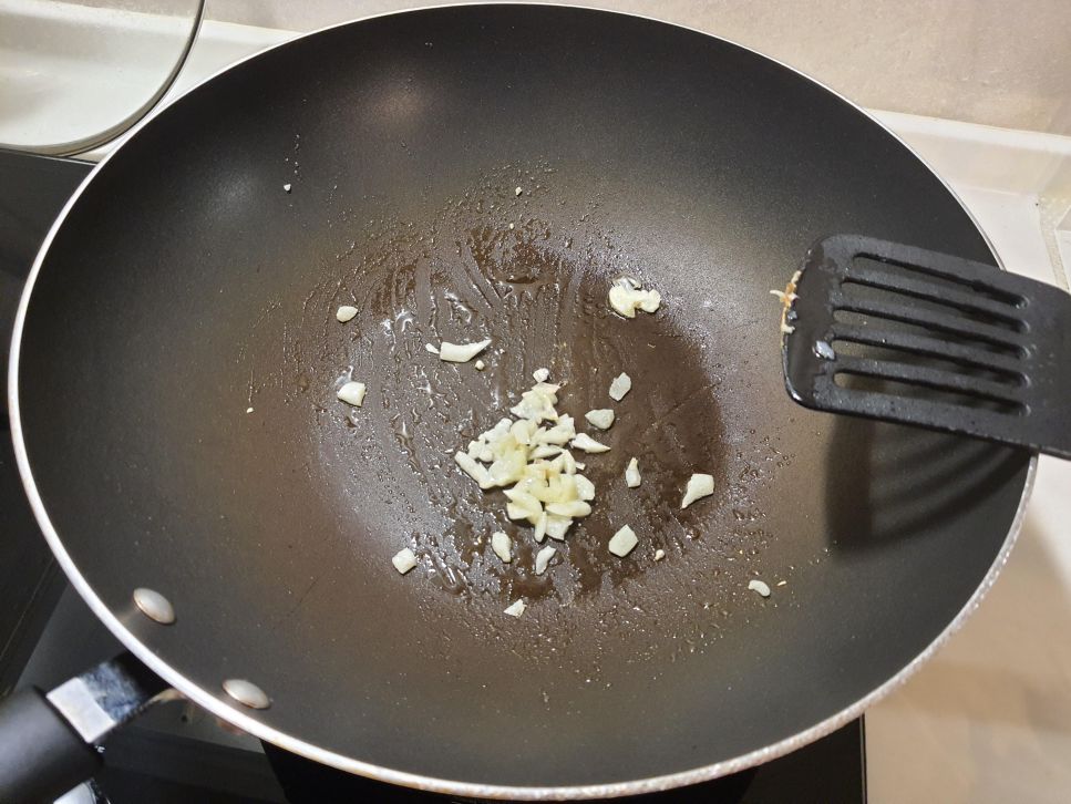 【宅在家美食】广达香肉酱花椰菜的加工步骤