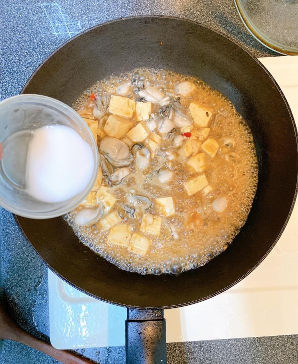 ［家常料理］豆腐炒鲜蚵的加工步骤