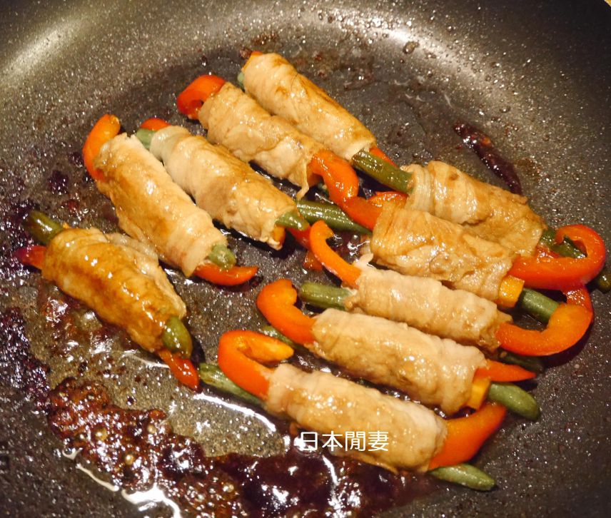 ♪野餐便当食谱♪三色蔬菜肉卷的加工步骤