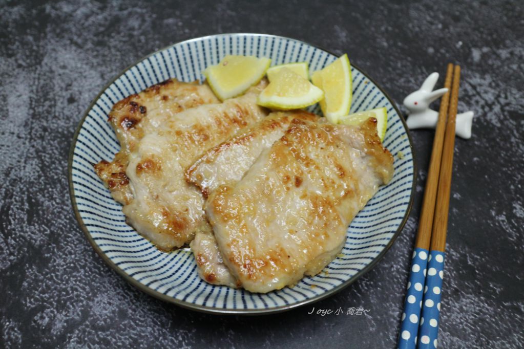 香煎味噌蜂蜜里肌肉的加工步骤