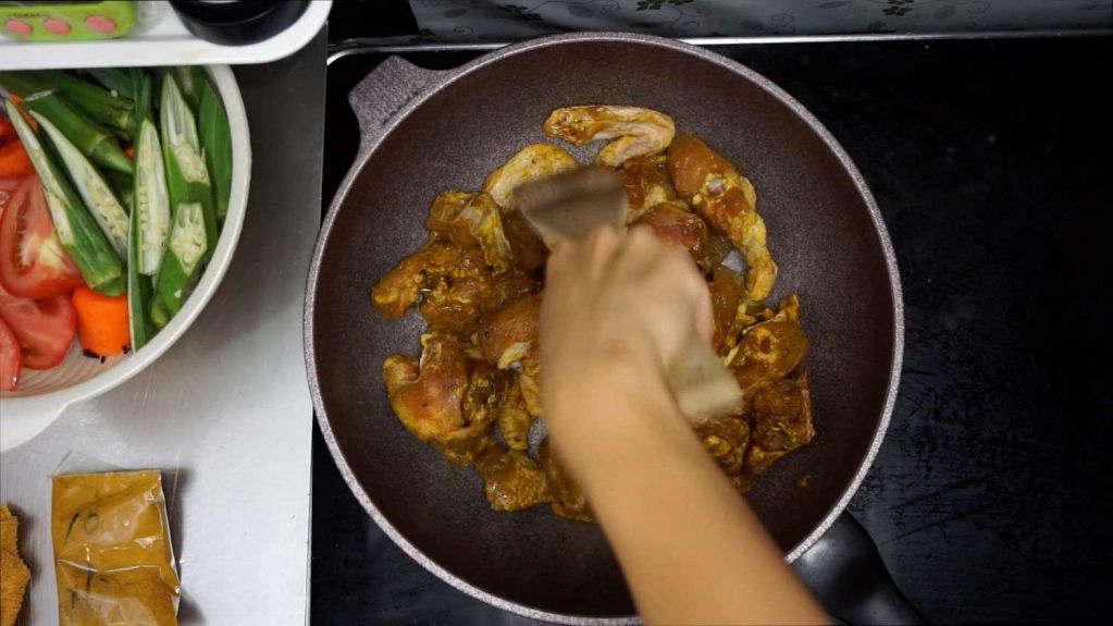 【视频】奶酪咖喱鸡 【老娘的草根饭堂】的加工步骤