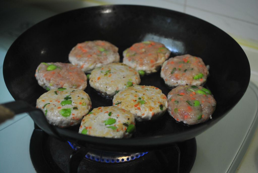 毛豆鸡肉饼(便当菜)的加工步骤