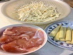 鸡胸肉炒金针菇【减糖料理】