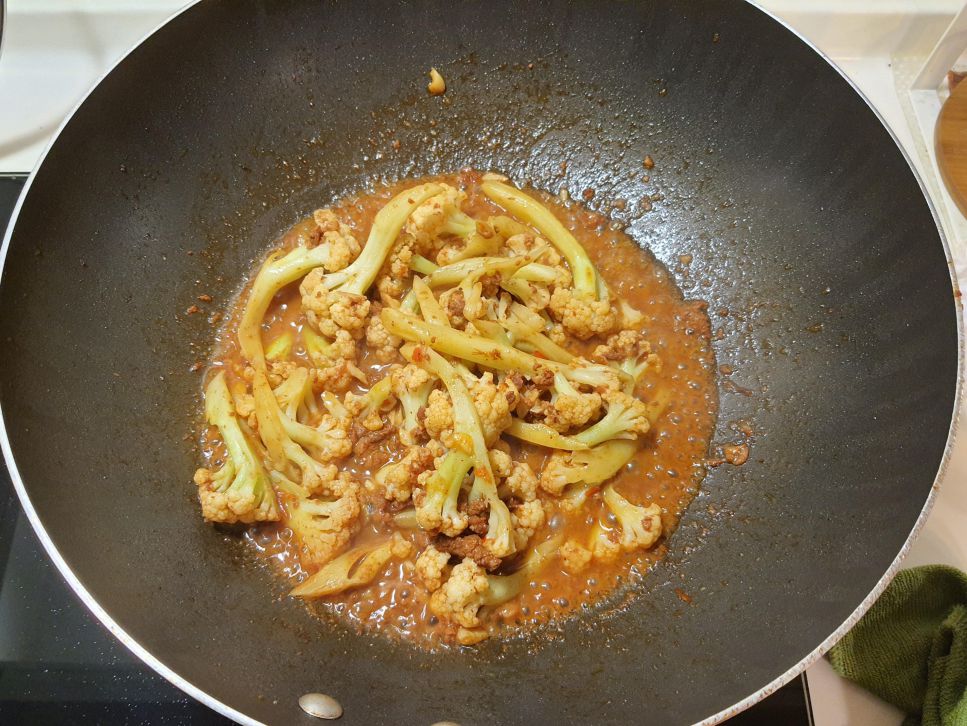 【宅在家美食】广达香肉酱花椰菜的加工步骤