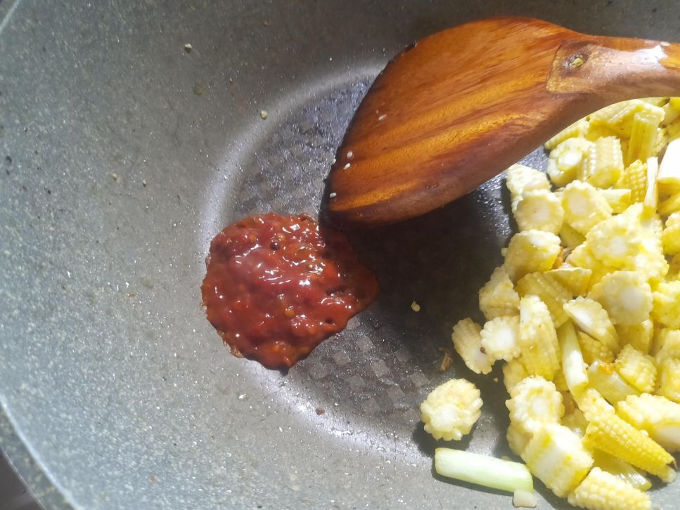 下酒菜🍳-- 蜜汁腰果鸡丁的加工步骤