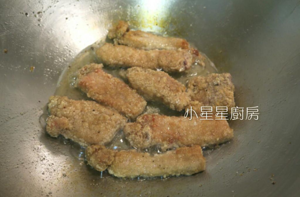 台式炸排骨(瓦斯炉油炸&水波炉)的加工步骤