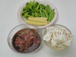 姜烧菇菇猪肉