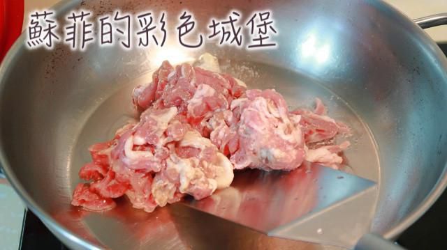 懒人食谱 【炒什锦】 清冰箱料理的加工步骤