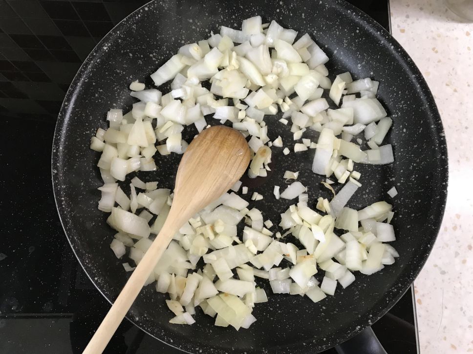 中东风低脂鸡胸汉堡排＿便当菜、口袋饼的加工步骤