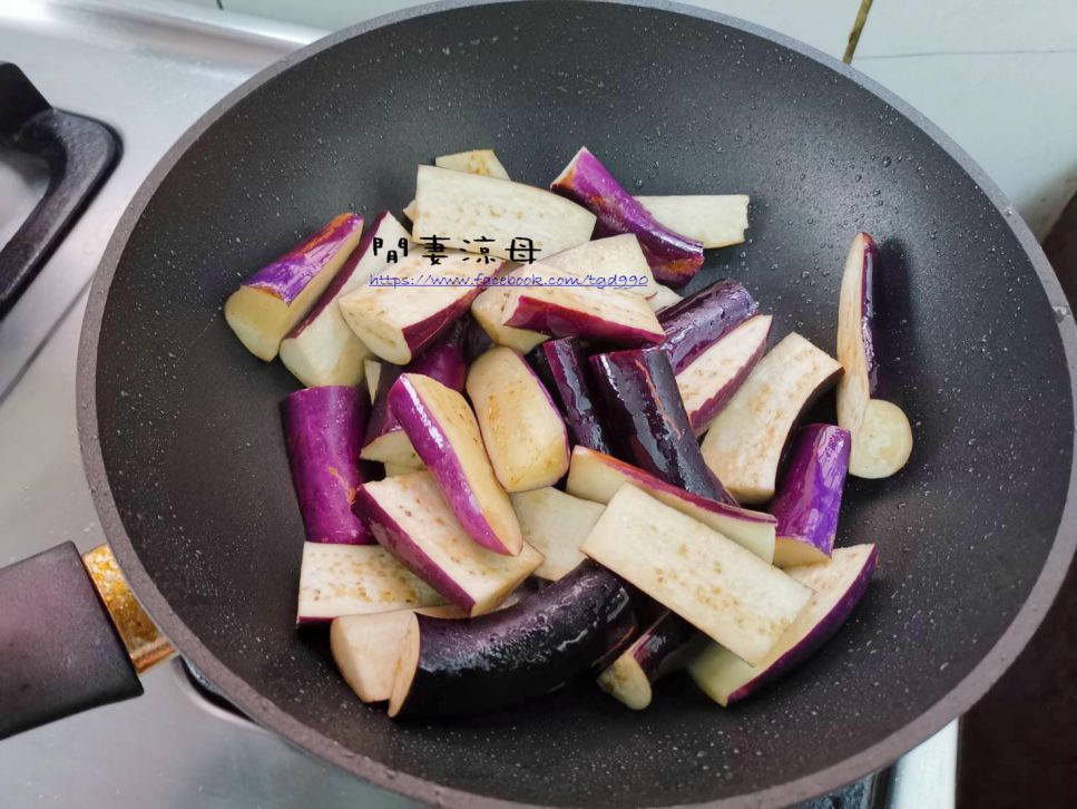 超下饭，鱼香茄子的加工步骤