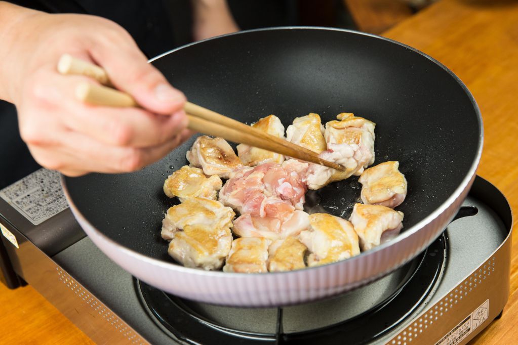 栗子炖鸡-豆油伯金美好酱油的加工步骤