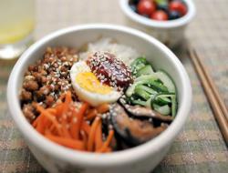 【爱妻饭盒】韩式拌饭 Bibimbap