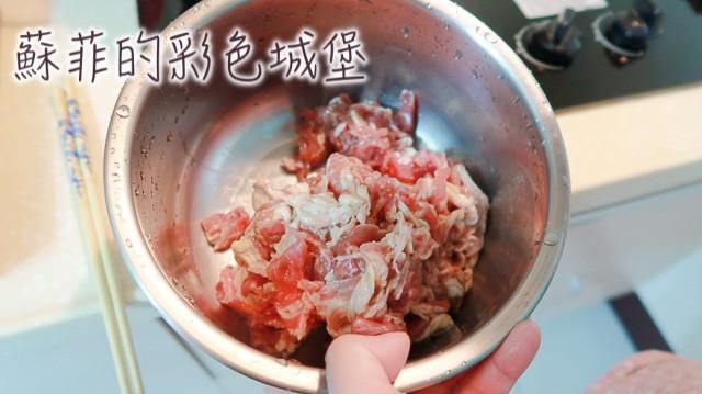 懒人食谱 【炒什锦】 清冰箱料理的加工步骤