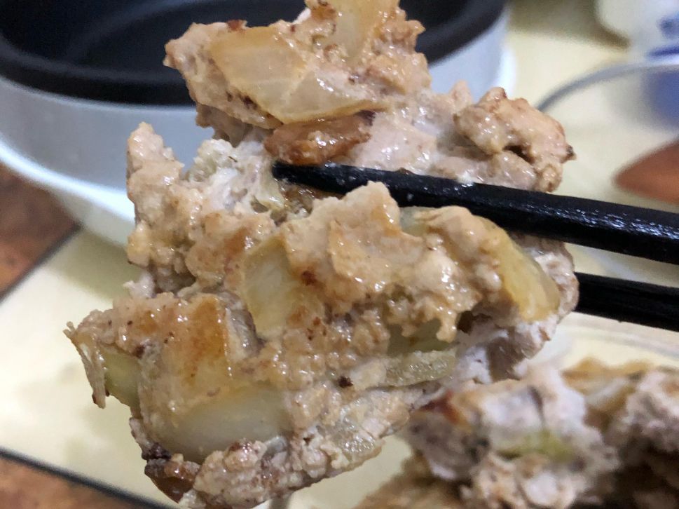 套房料理之肉饼的加工步骤