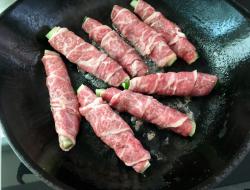 照烧小黄瓜牛肉卷