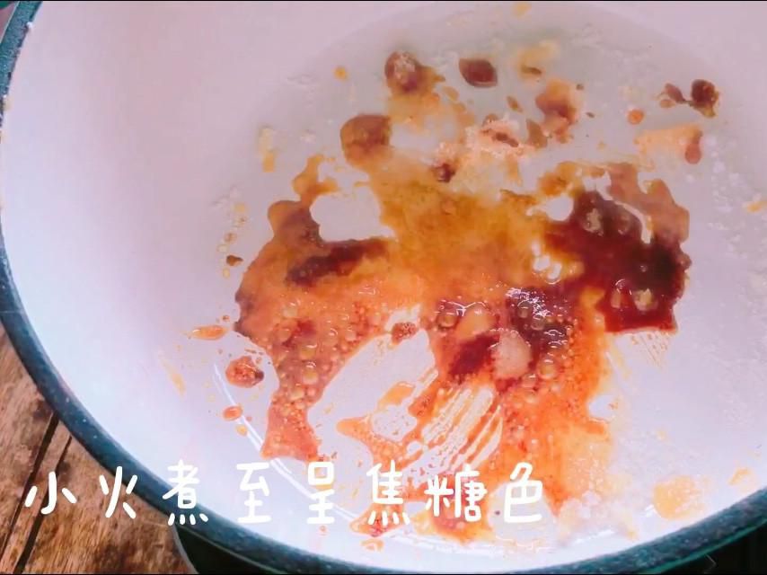 焦糖猪肉新鲜椰子水【影片】的加工步骤