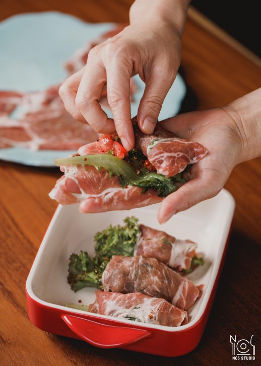 低醣料理  义式猪肉蔬菜卷的加工步骤